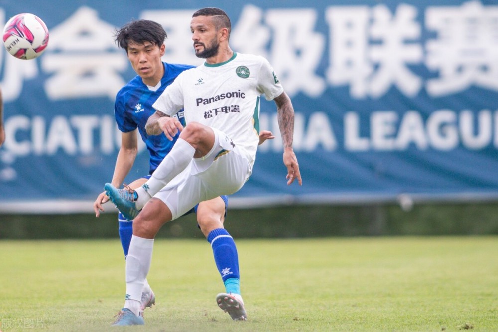 关于联赛决战一触即发,精英球员挑战极限的信息 关于联赛决战一触即发,精英球员挑战极限的信息