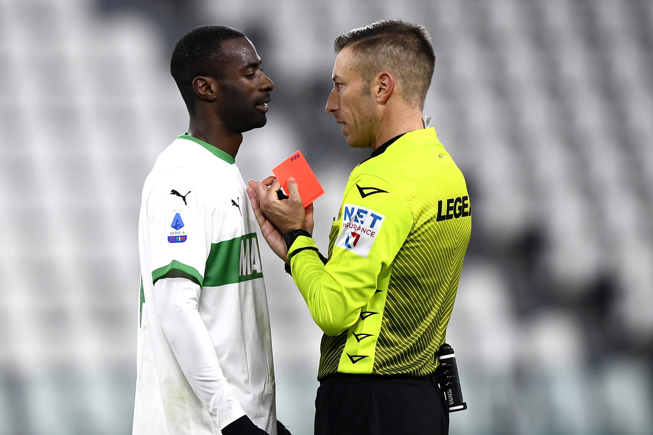 爱游戏app下载-关于青岛黄海中场因累积黄牌停赛，给球队带来困难的信息