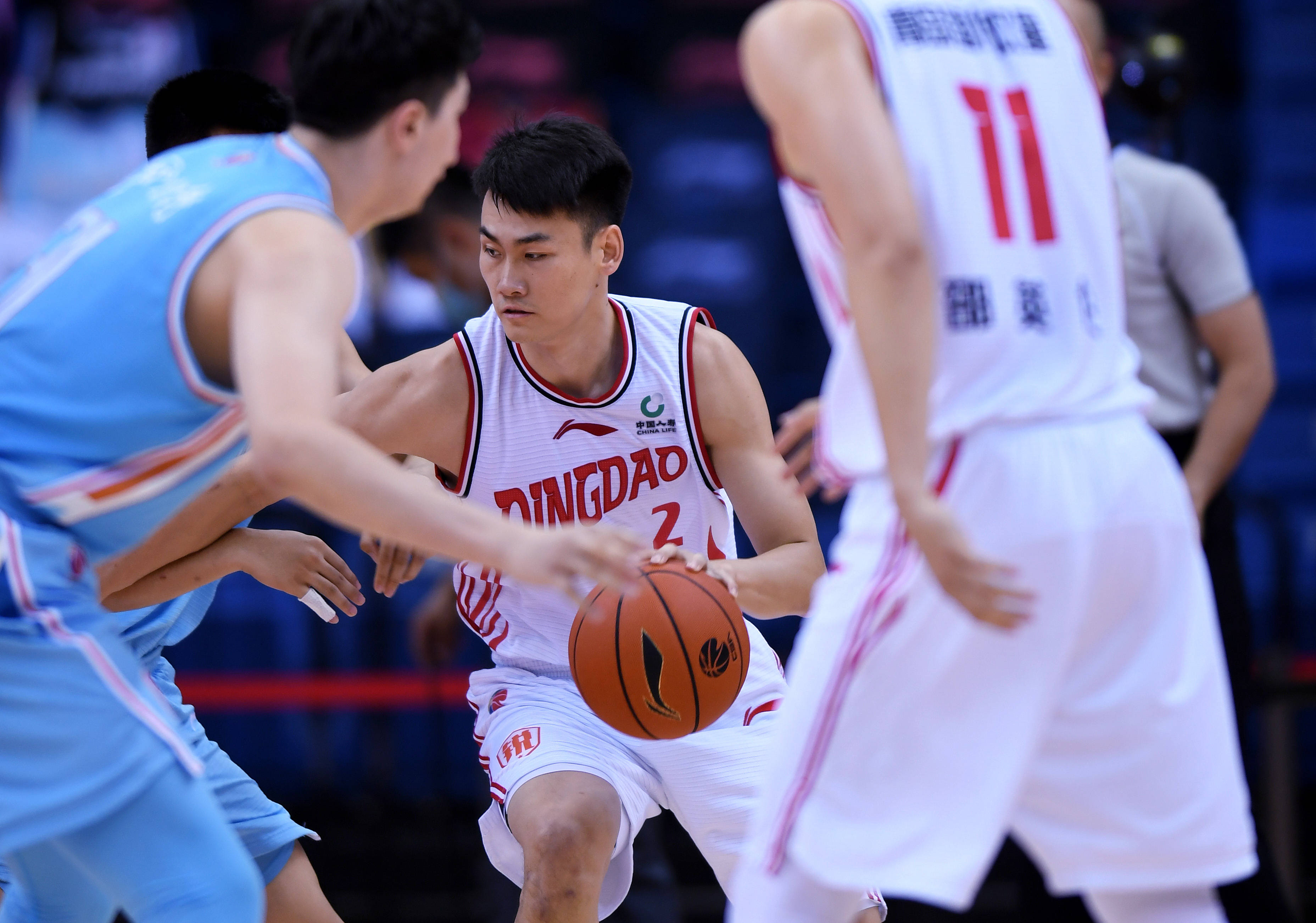 爱游戏-青海男篮在比赛中展现出强大的实力