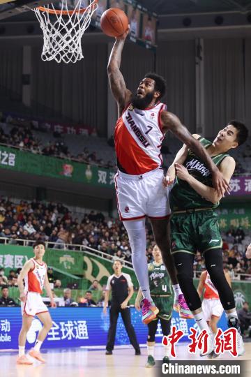 广西队在最新一场胜利中震惊CBA赛场 广西队在最新一场胜利中震惊CBA赛场