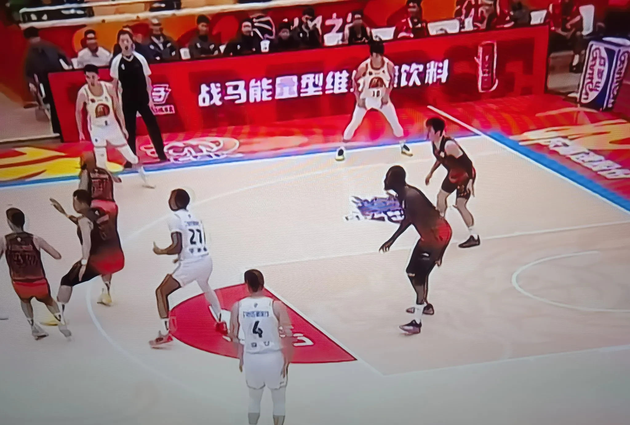 包含山东队逆风暂停,全力争取比分反超的词条 包含山东队逆风暂停,全力争取比分反超的词条