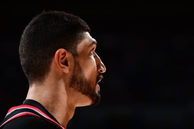 爱游戏入口-老鹰逆袭开拓者，成功挺进西部半决赛