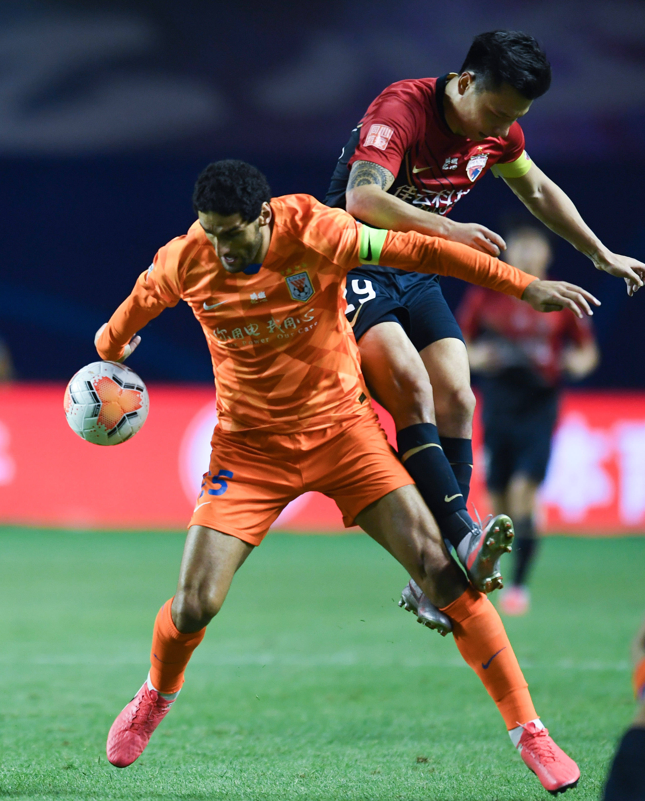 天津泰达对阵深圳佳兆业,冲刺胜利 天津泰达对阵深圳佳兆业,冲刺胜利