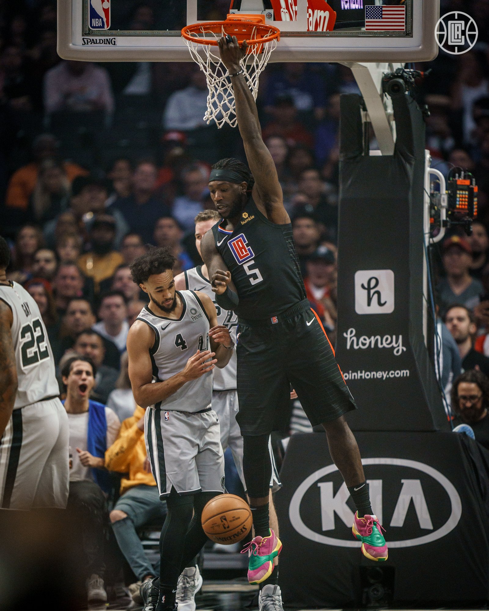 关于快船稳操胜券!哈雷尔和威廉姆斯联手大胜对手的信息 关于快船稳操胜券!哈雷尔和威廉姆斯联手大胜对手的信息