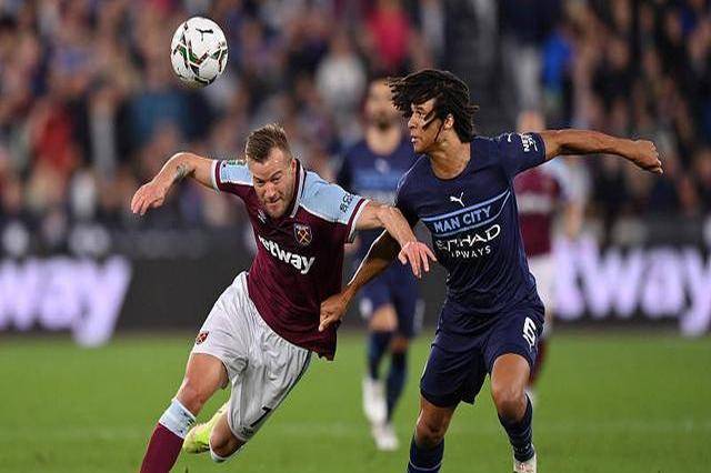 曼城客场失利：重建联赛希望需调整