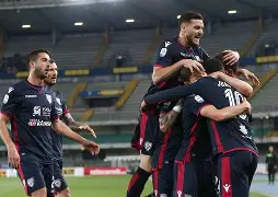 爱游戏官网入口-包含卡利亚里主场告捷，危机稍解的词条