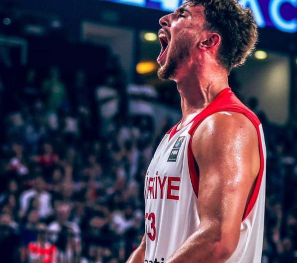 法国籃球新星表现出色,引起球迷瞩目 法国籃球新星表现出色,引起球迷瞩目