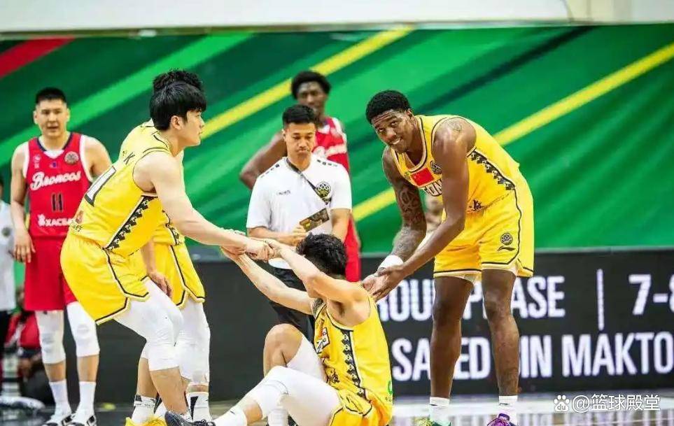 亚冠卫冕冠军再次展现实力,轻松取胜 亚冠卫冕冠军再次展现实力,轻松取胜