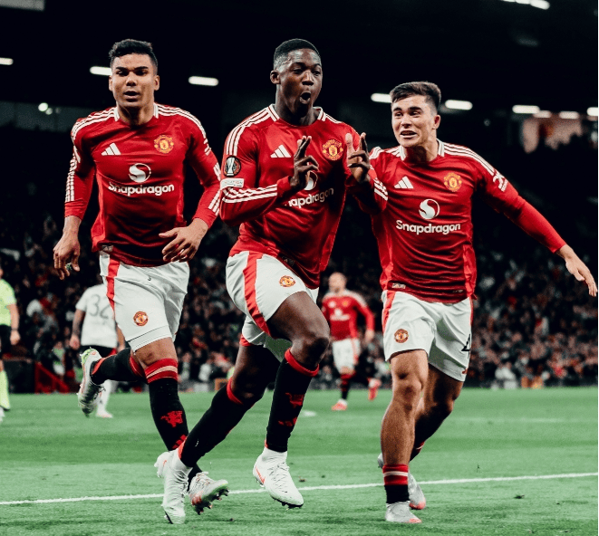 曼联惊险取胜,继续保持领先优势 曼联惊险取胜,继续保持领先优势