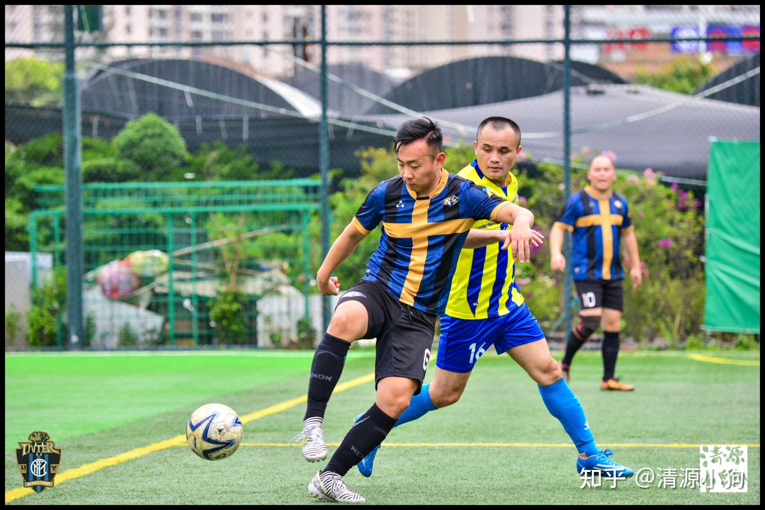 关于国际足球联赛精彩纷呈，球迷热议的信息