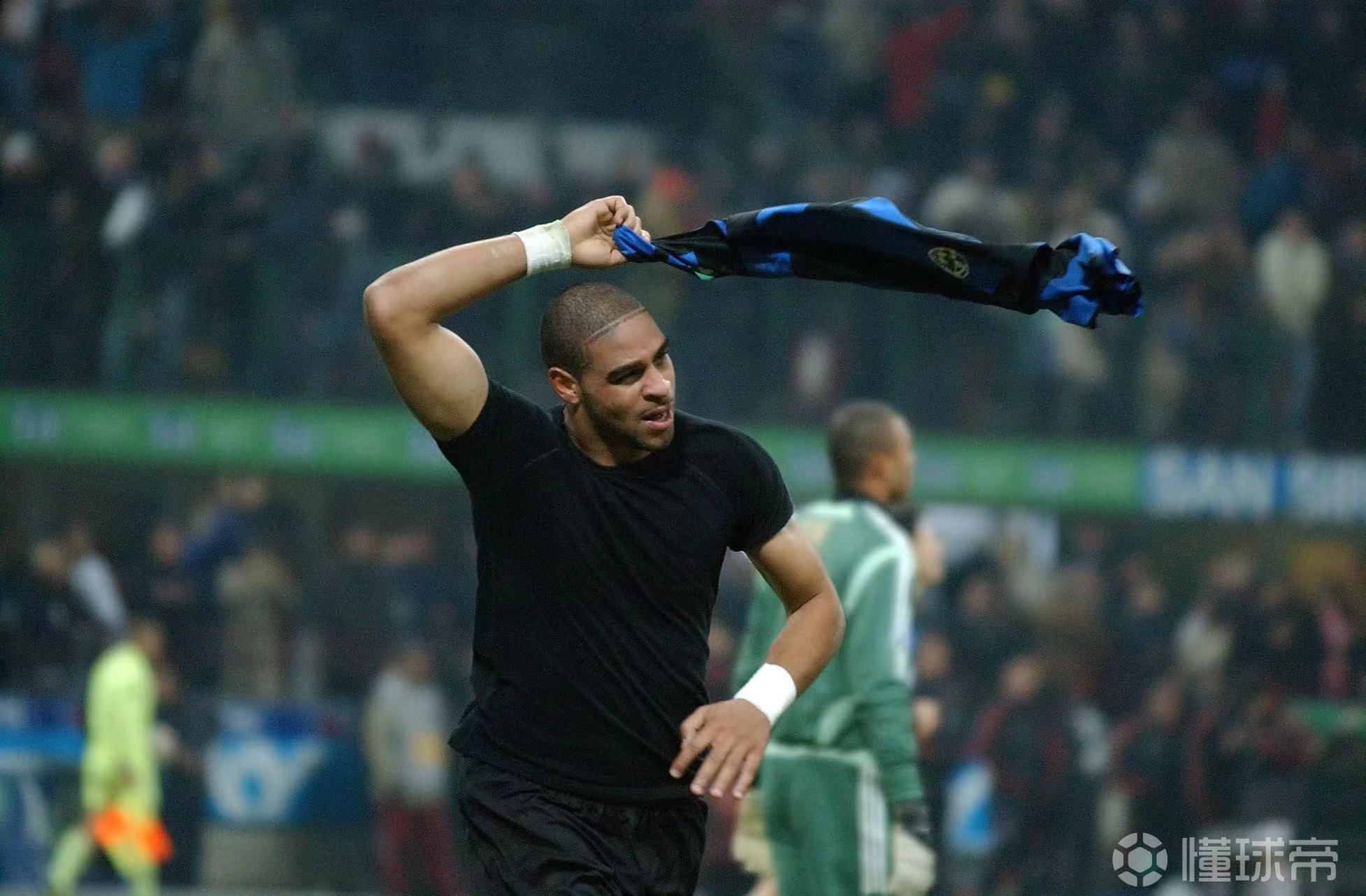 包含米兰城德比客场惜败,卫冕前景蒙上阴影的词条 包含米兰城德比客场惜败,卫冕前景蒙上阴影的词条