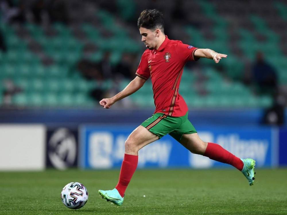 欧国联内幕:球员暗藏玄机,胜负之较无捷径的简单介绍 欧国联内幕:球员暗藏玄机,胜负之较无捷径的简单介绍