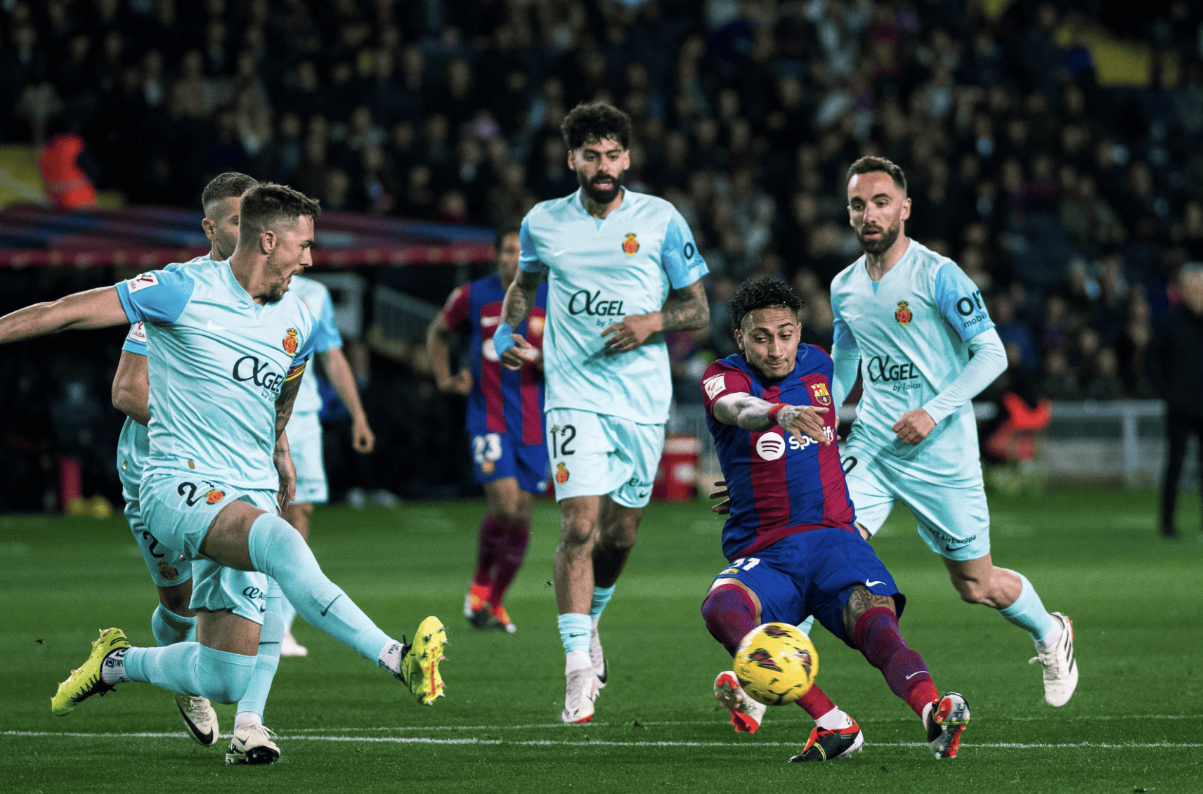 巴塞罗那前锋因伤缺席多场比赛,球队进攻受影响的简单介绍 巴塞罗那前锋因伤缺席多场比赛,球队进攻受影响的简单介绍