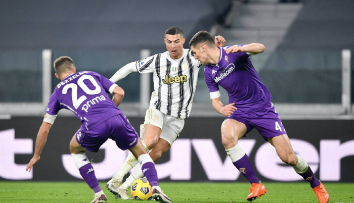 爱游戏入口-尤文图斯红牌被罚，主帅大发雷霆