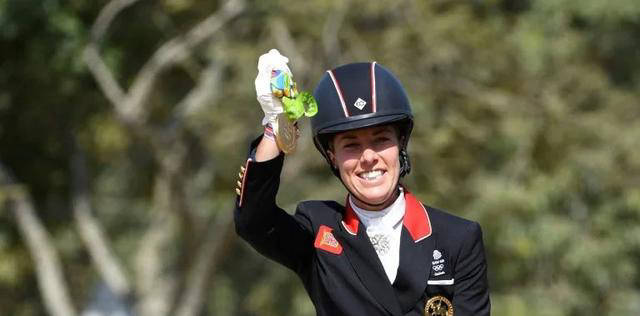 英国选手在射击比赛中获得金牌,令人惊艳 英国选手在射击比赛中获得金牌,令人惊艳