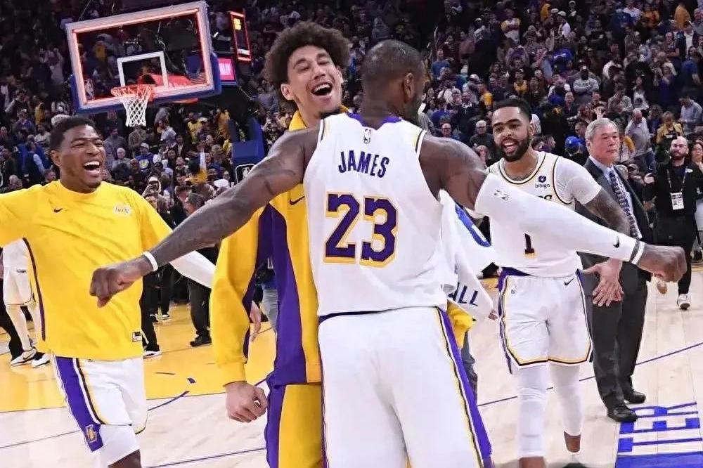 包含NBA球队逆袭之路明星球员联手冲刺的词条 包含NBA球队逆袭之路明星球员联手冲刺的词条