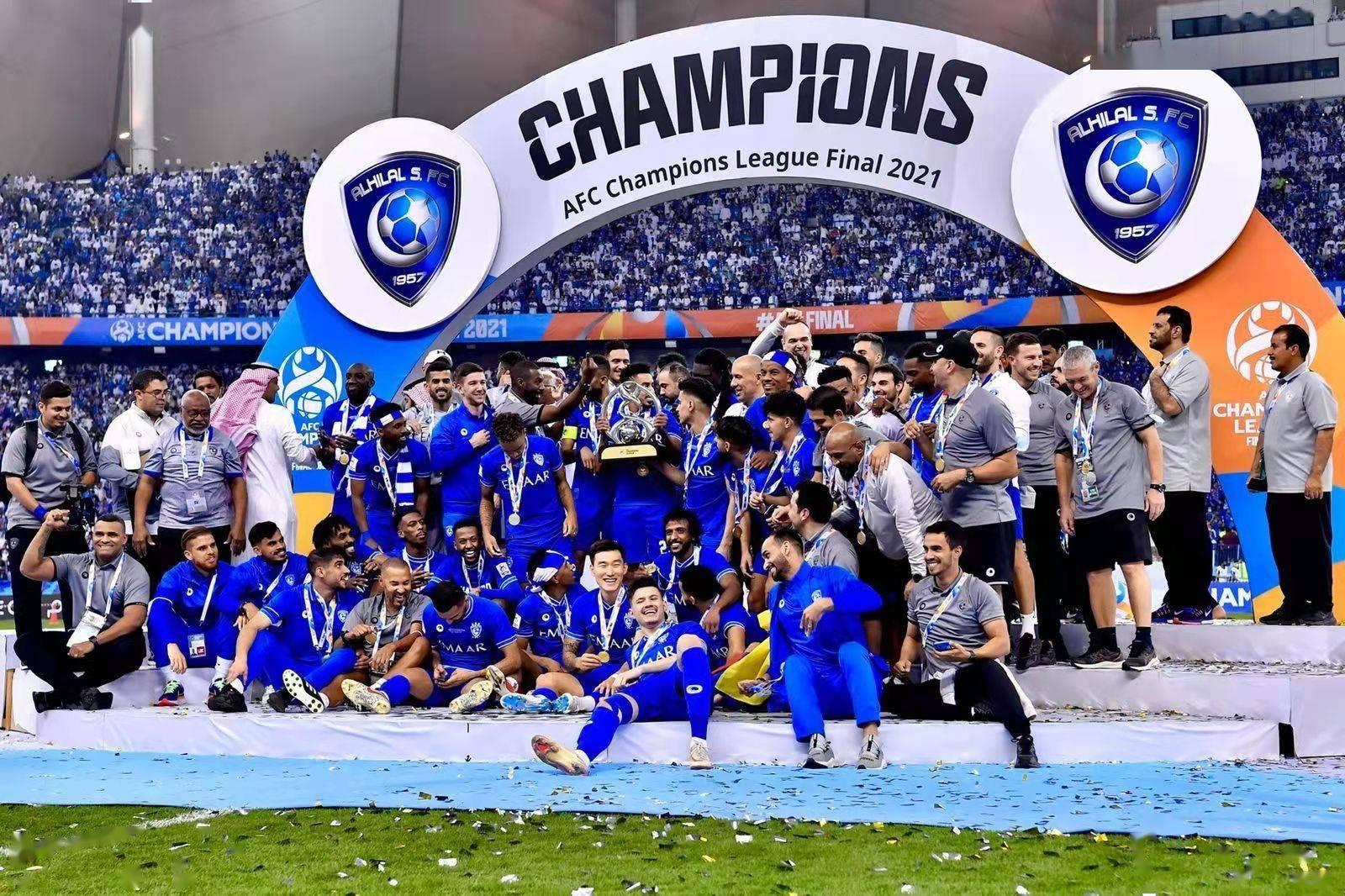 南亚球队庆祝晋级决赛的胜利 南亚球队庆祝晋级决赛的胜利