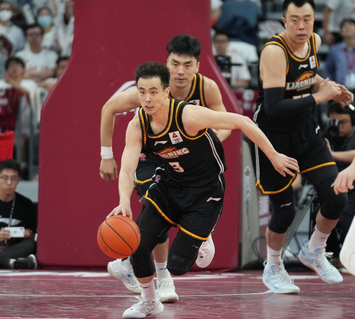 东部强强对决,辽宁队扳回一城的简单介绍 东部强强对决,辽宁队扳回一城的简单介绍